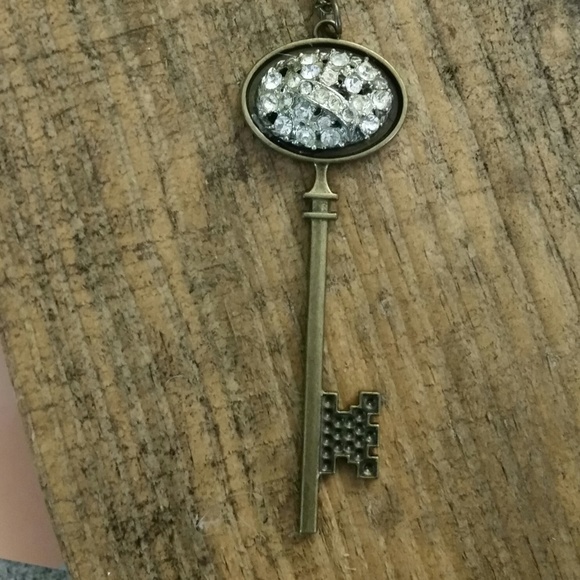 Vintage Key Necklace - Picture 2 of 3